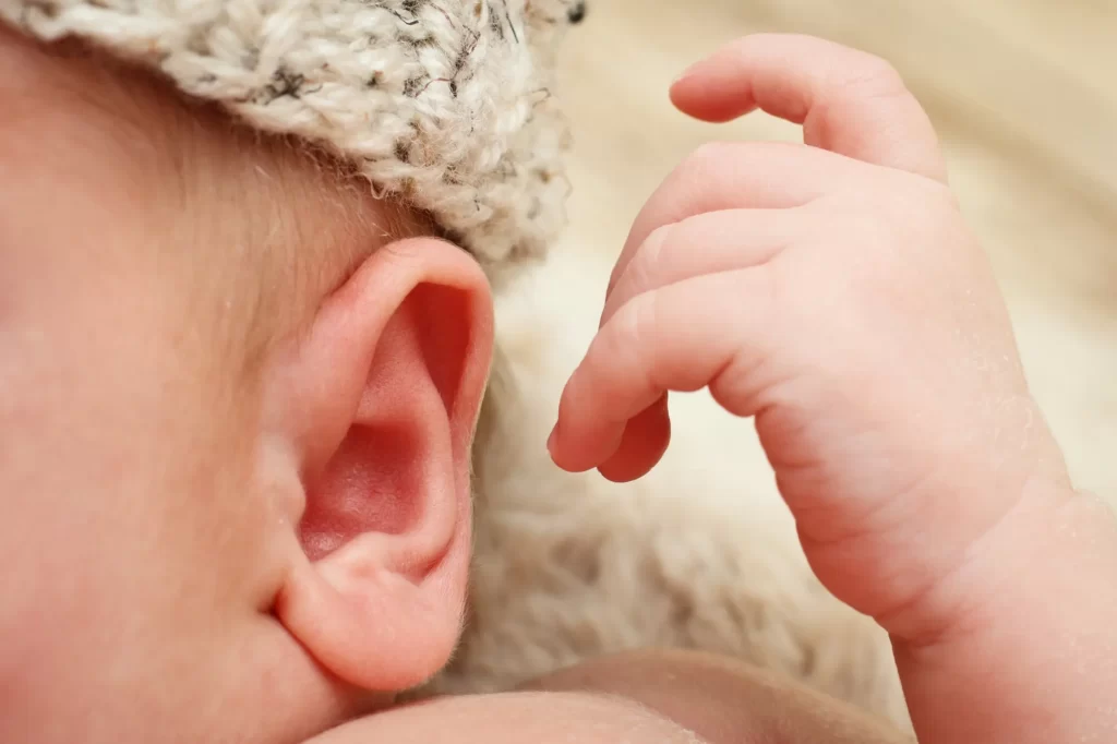 signs-of-ear-infections-in-infants